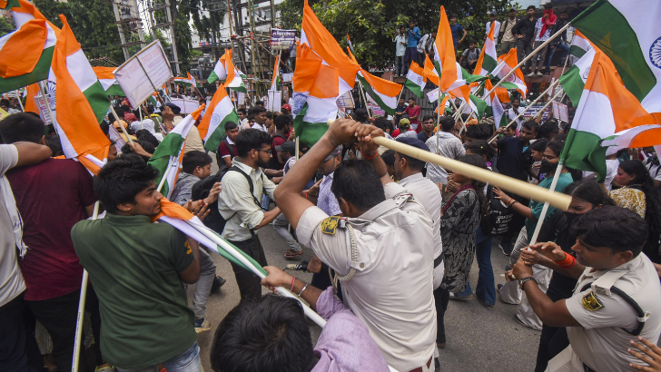https://salarnews.in/public/uploads/images/newsimages/maannewsimage15092025_205439_Bihar Patna protest.png